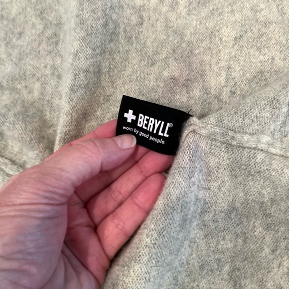 Beryll WOMEN'S OSFM 100% Cashmere Light Gray Open Cardigan One Size - Picture 5 of 6